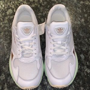 adidas falcon eg2877